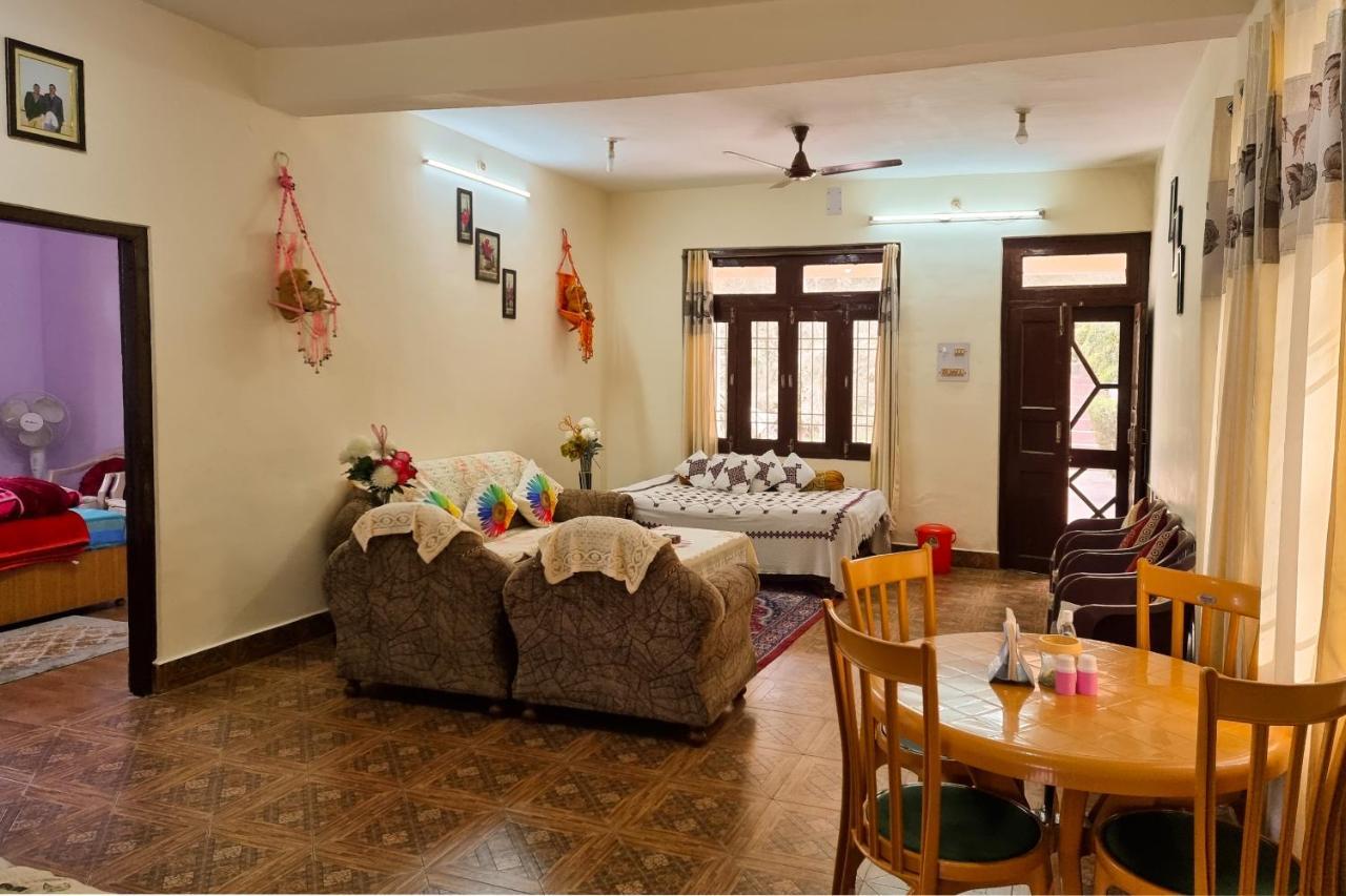 Aditya Homestay Dalhousie Eksteriør bilde