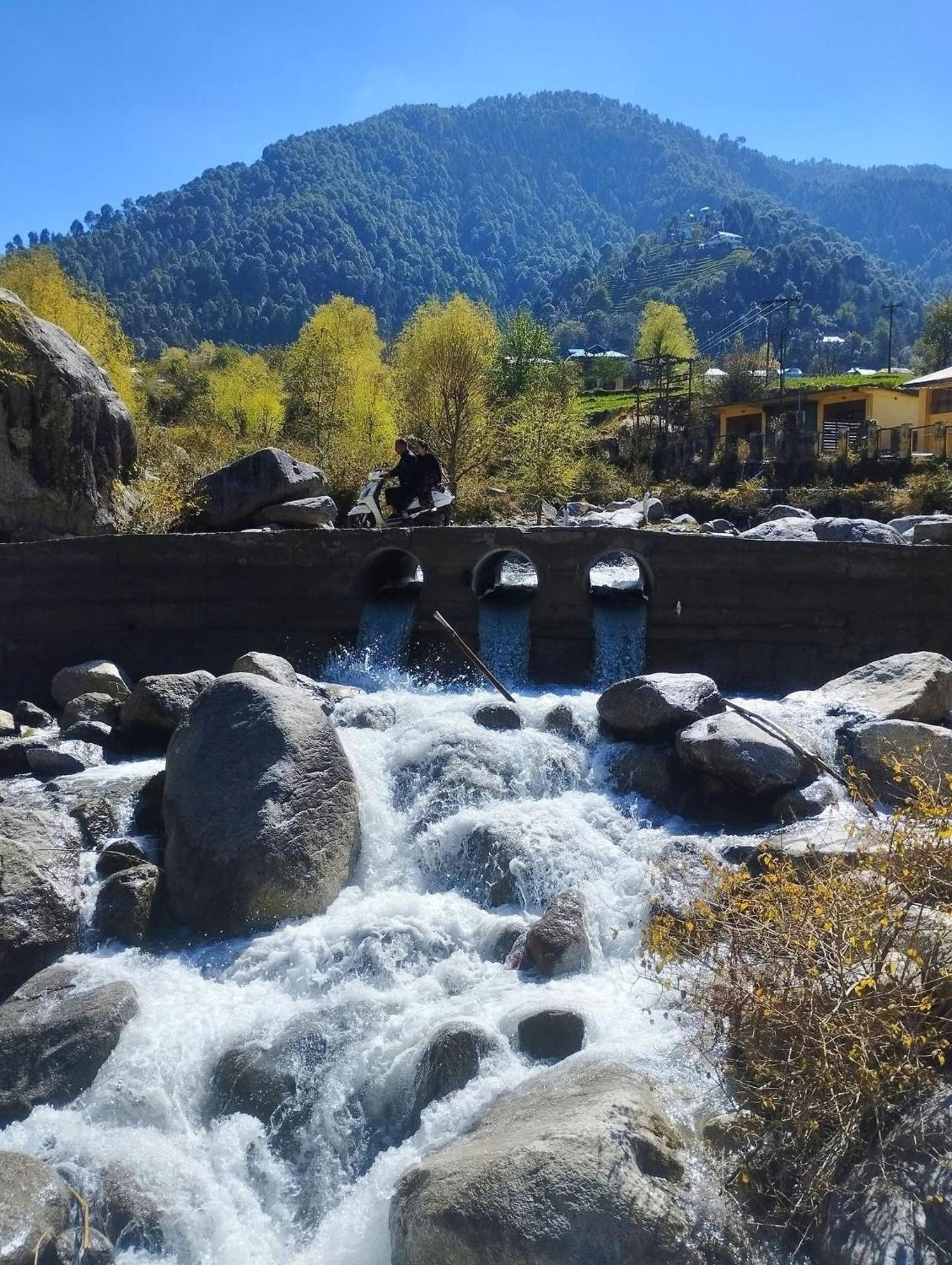 Aditya Homestay Dalhousie Eksteriør bilde